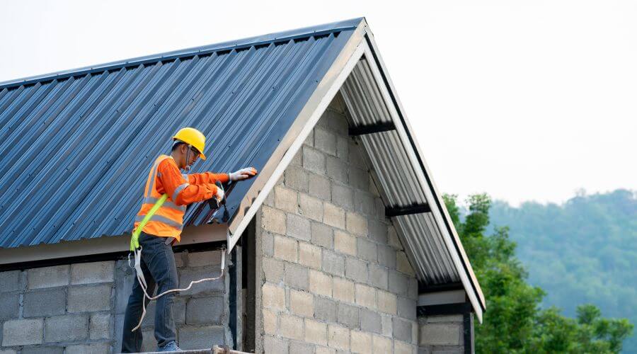 Professional gutter cleaning in Cascade, MT